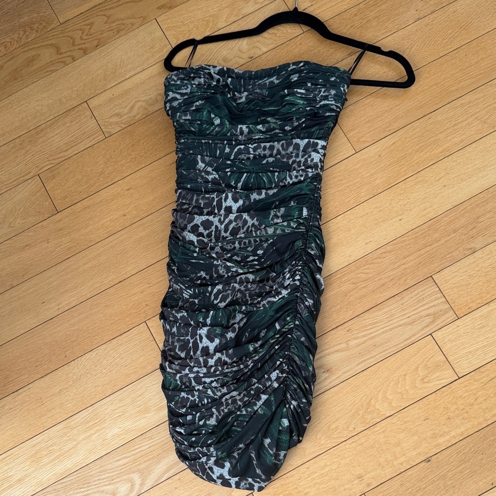 Elegant Green and Black Ruched Dress
